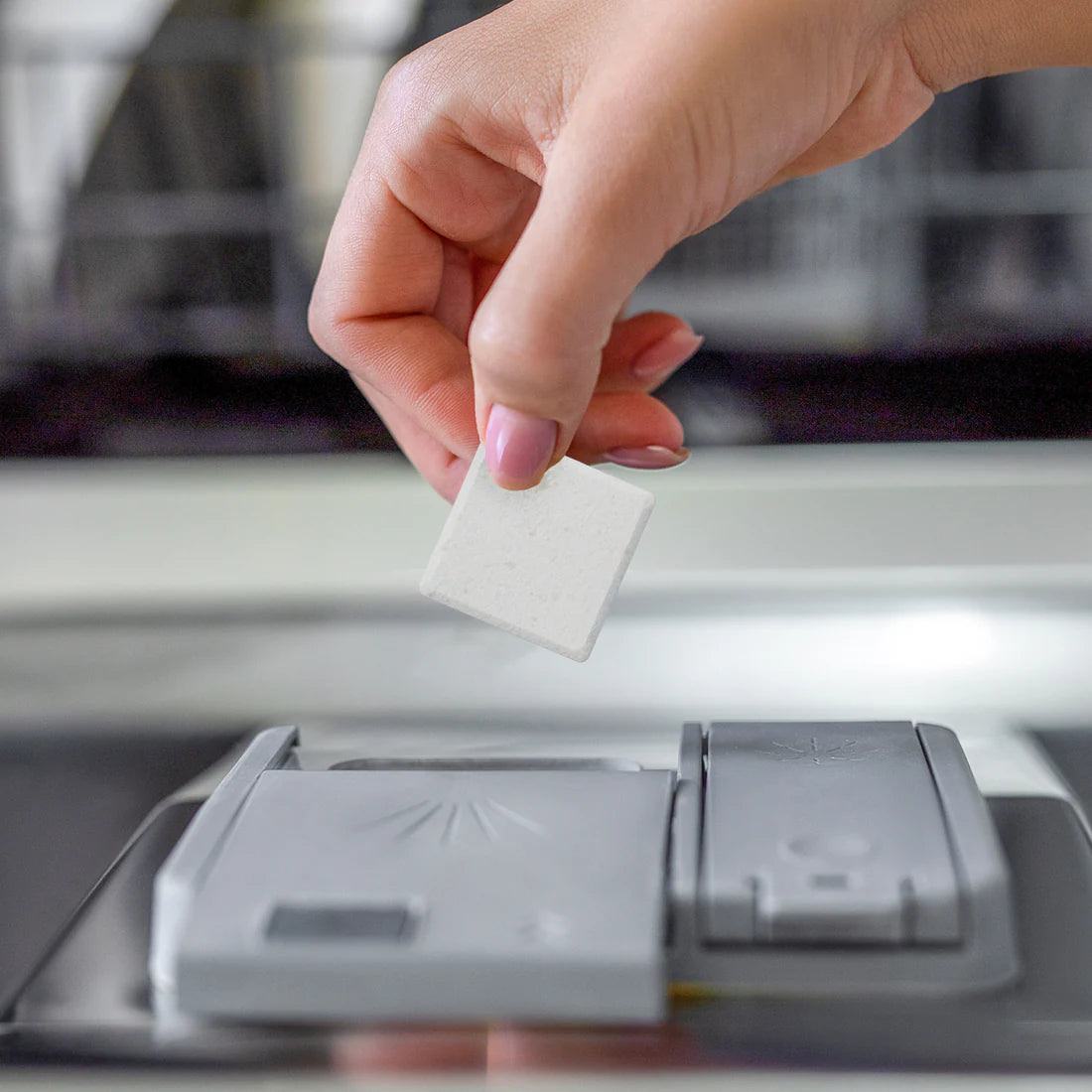 Load video: &lt;p&gt;Place a FabTab tablet into your dishwasher&#39;s soap chamber.&lt;/p&gt;